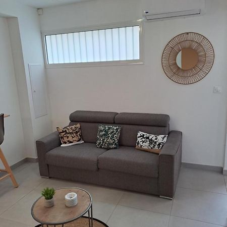 Appartement Cosy, T2 Situe En Centre Ville De Saint-Pierre Екстер'єр фото