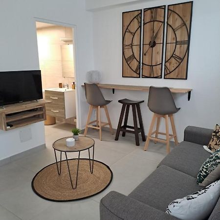 Appartement Cosy, T2 Situe En Centre Ville De Saint-Pierre Екстер'єр фото