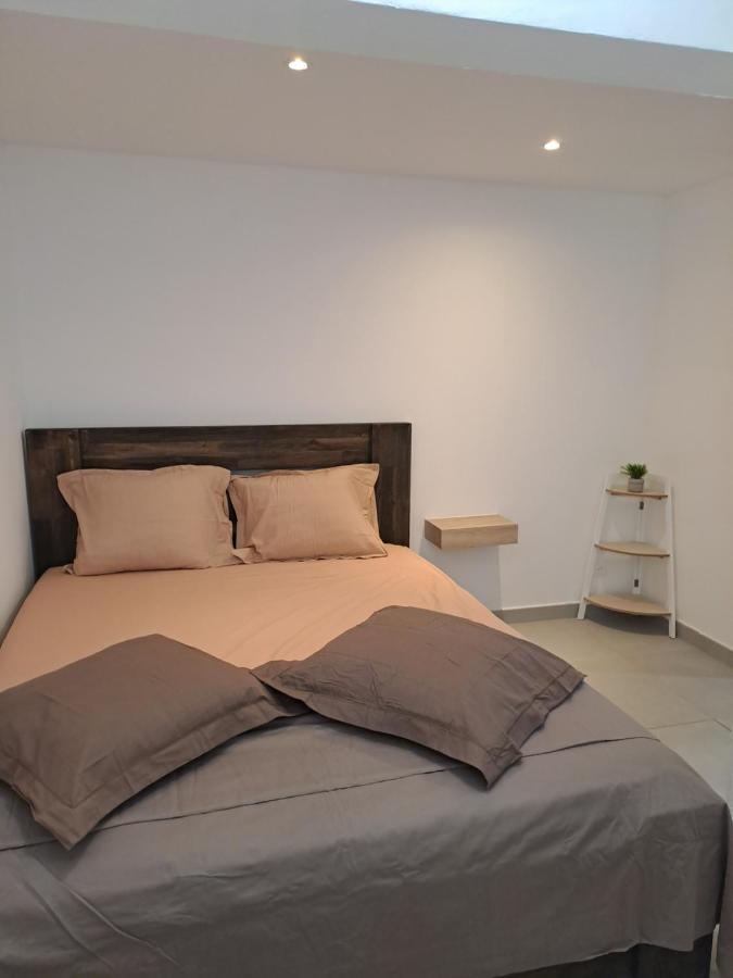 Appartement Cosy, T2 Situe En Centre Ville De Saint-Pierre Екстер'єр фото